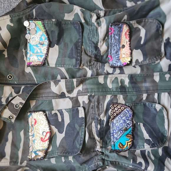 Beautiful Stories Size Small Camo Military Jacket - Picture 3 of 4